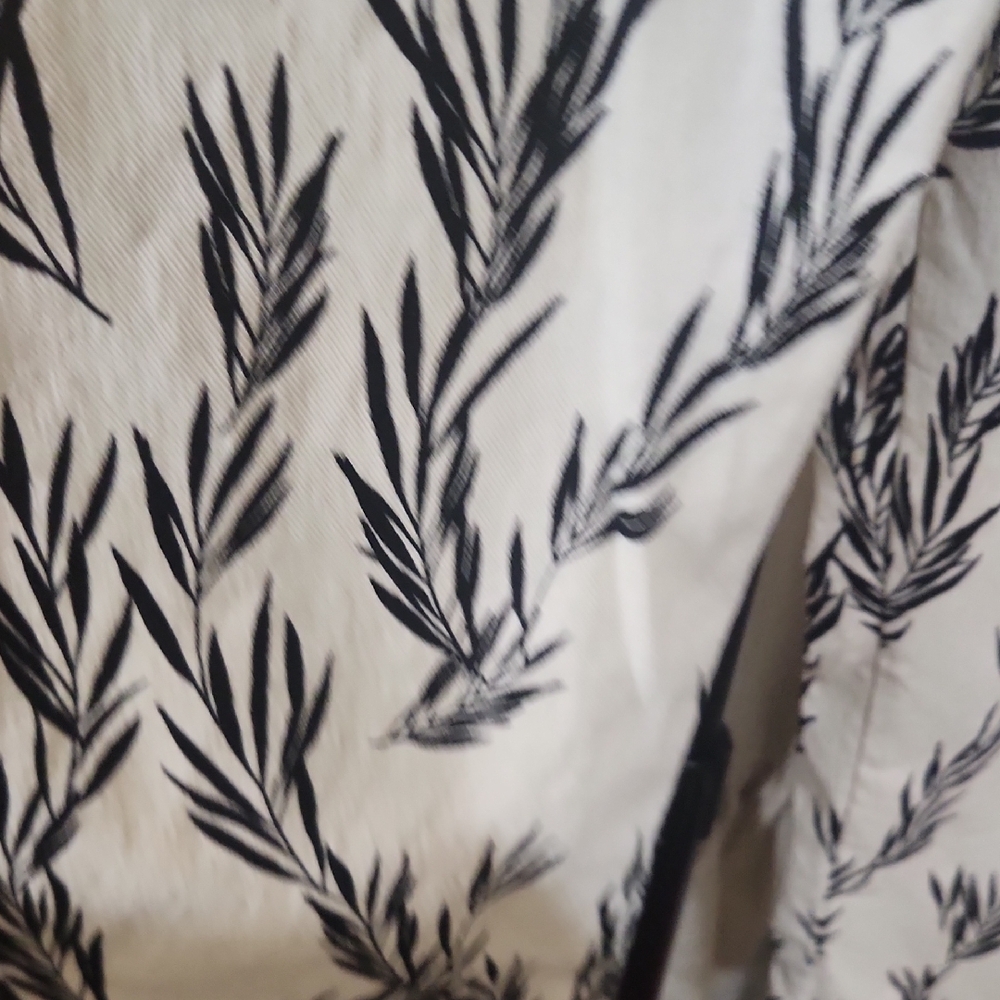 Jules & Leopold Back & White Pattern Ankle Pants 👀 - Picture 4 of 10